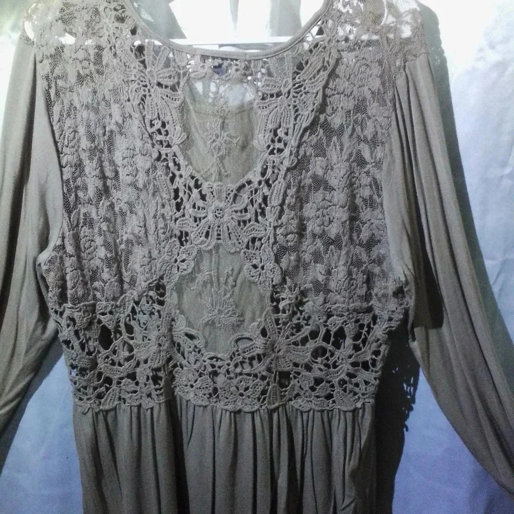 Dress - Picture 2 of 8
